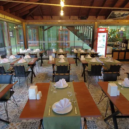 Oscar Hotel *
